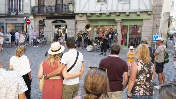 Doctor Jazz Brass Band (place Henri IV)